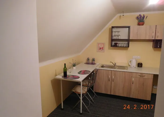 V Soukromi Na Podluzi 3*